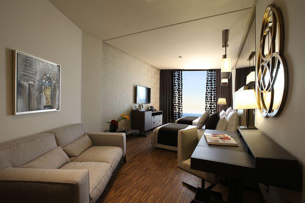 Lancaster Plaza Beirut Hotel Exterior photo A typical room at the hotel