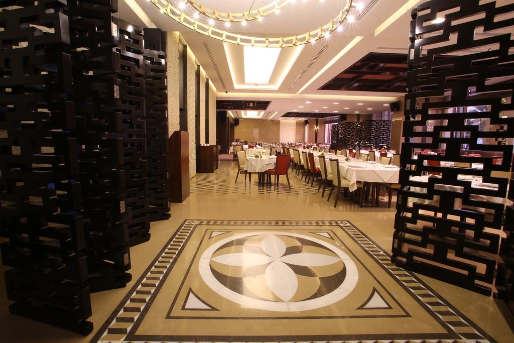 Lancaster Plaza Beirut Hotel Exterior photo Restaurant