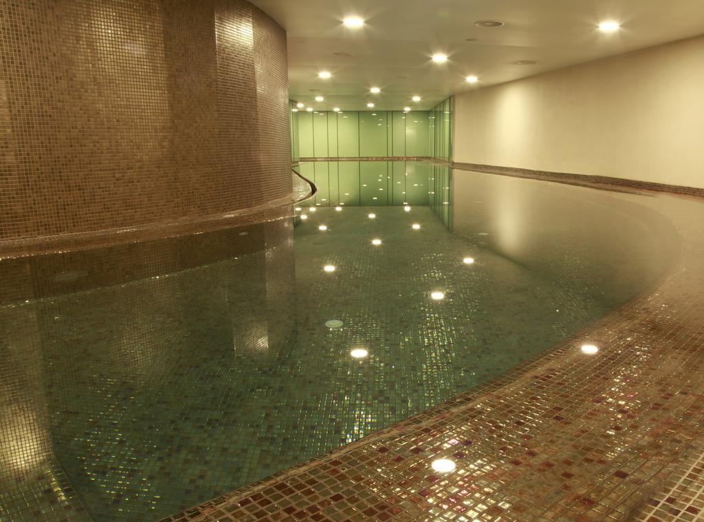 Lancaster Plaza Beirut Hotel Exterior photo The pool at the hotel