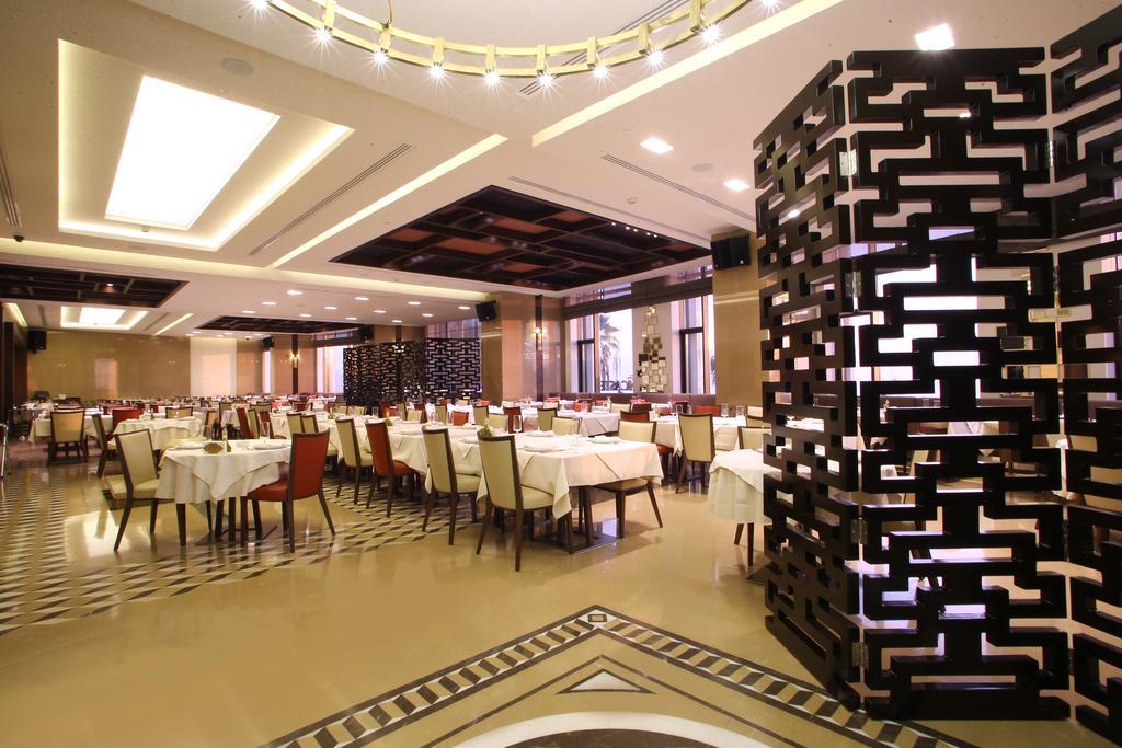 Lancaster Plaza Beirut Hotel Exterior photo Restaurant
