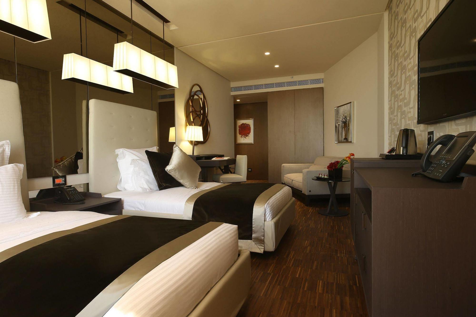 Lancaster Plaza Beirut Hotel Exterior photo Deluxe Room