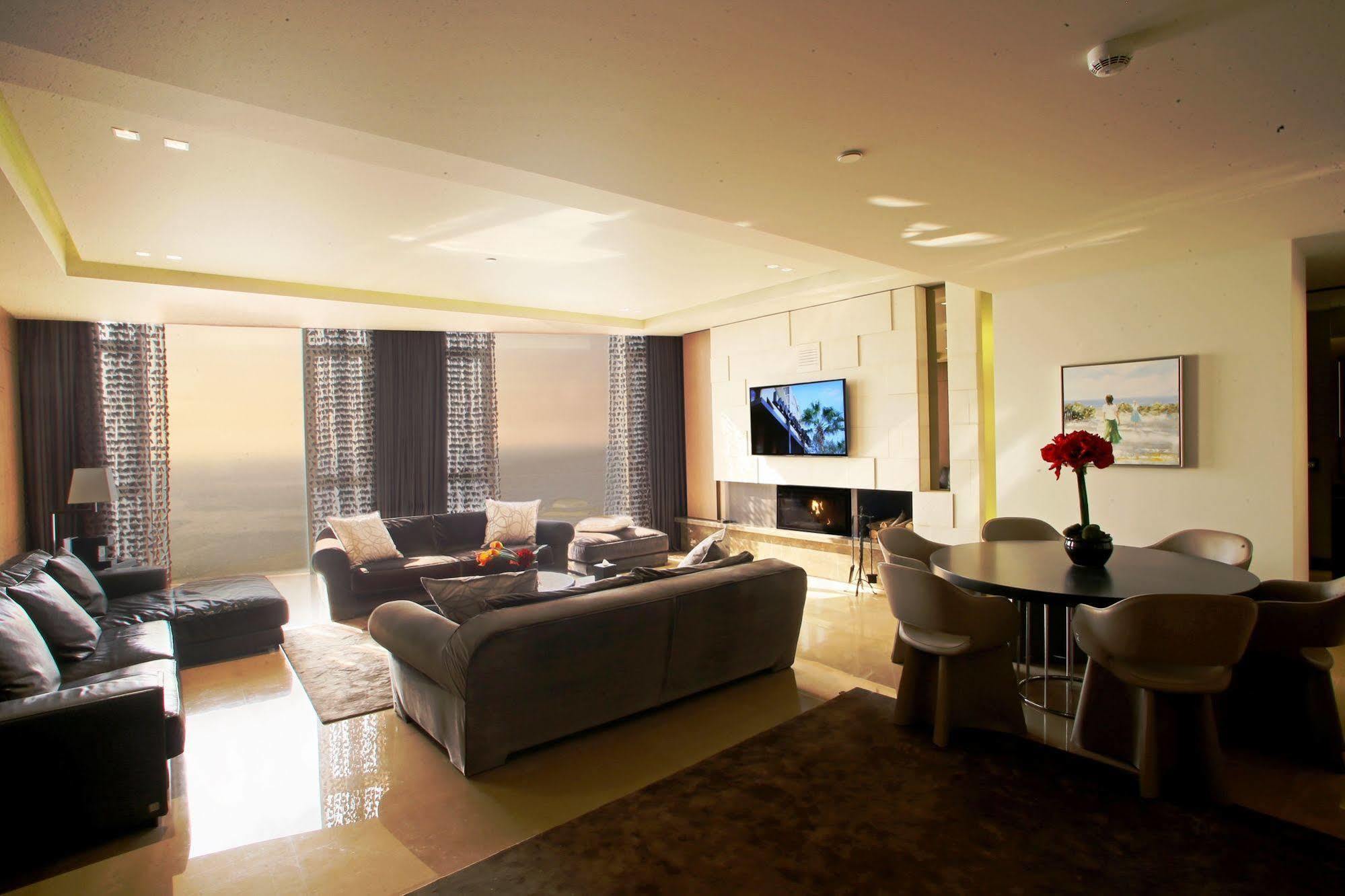 Lancaster Plaza Beirut Hotel Exterior photo A living room