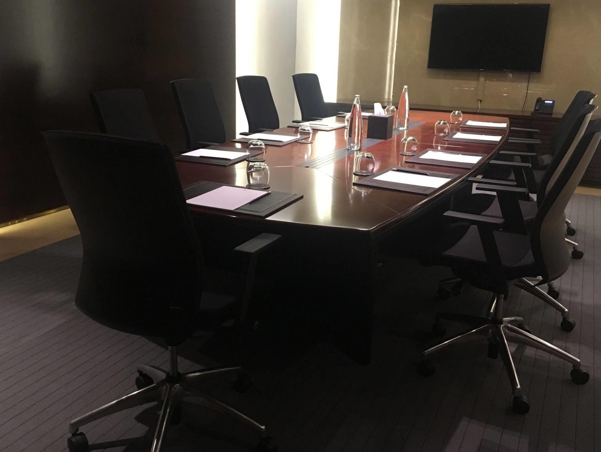 Lancaster Plaza Beirut Hotel Exterior photo A boardroom at a hotel