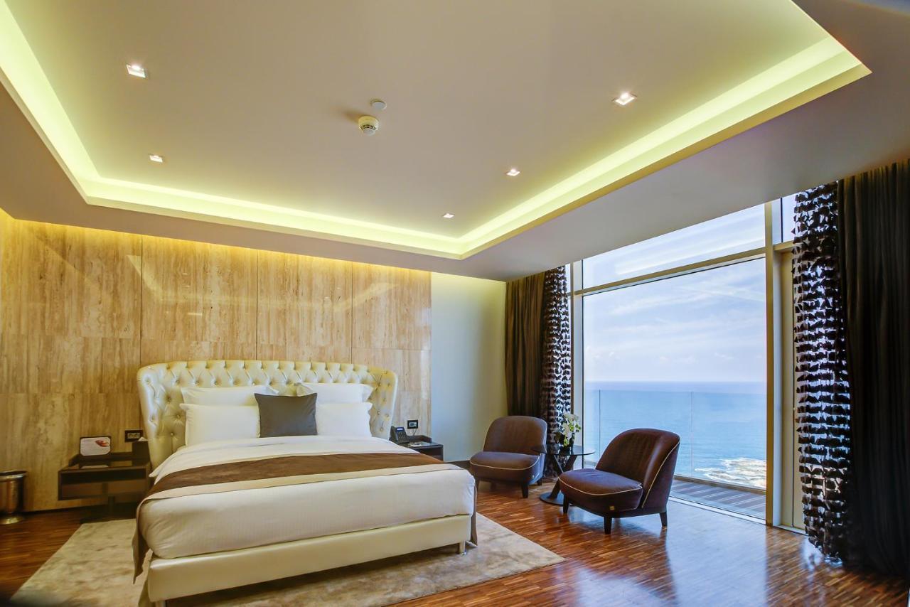 Lancaster Plaza Beirut Hotel Exterior photo A bedroom at the hotel