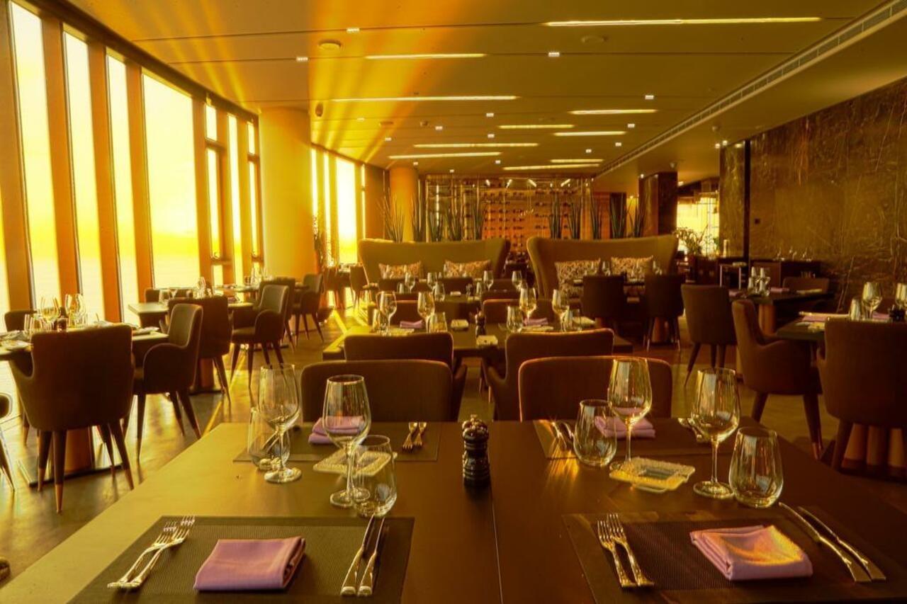 Lancaster Plaza Beirut Hotel Exterior photo The interior of the restaurant